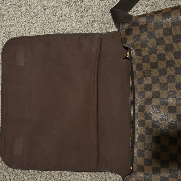 LOUIS VUITTON Damier Brooklyn GM Messengwe bag - Picture 4 of 8